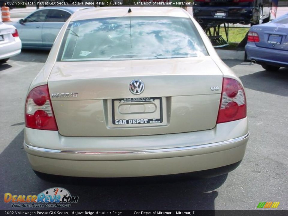 2002 Volkswagen Passat GLX Sedan Mojave Beige Metallic / Beige Photo #4