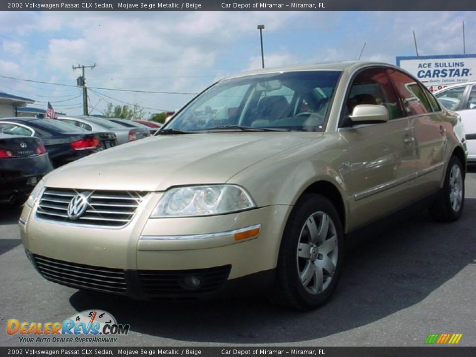 2002 Volkswagen Passat GLX Sedan Mojave Beige Metallic / Beige Photo #7