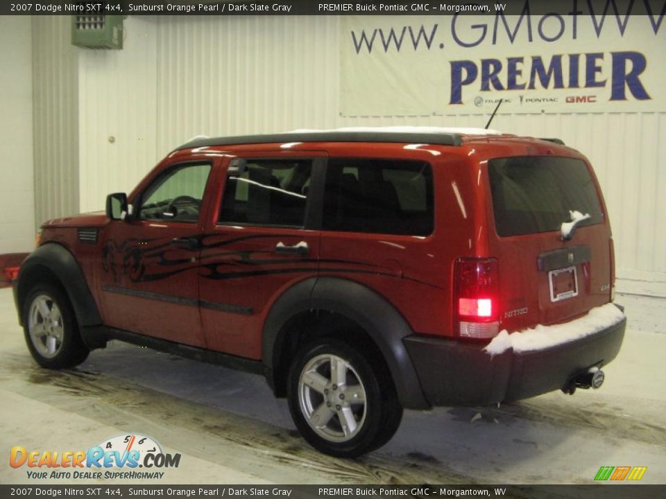 2007 Dodge Nitro SXT 4x4 Sunburst Orange Pearl / Dark Slate Gray Photo #4