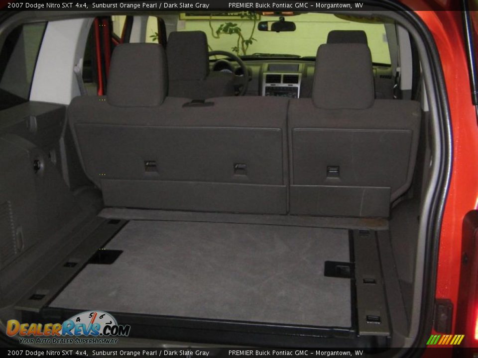 2007 Dodge Nitro SXT 4x4 Sunburst Orange Pearl / Dark Slate Gray Photo #8