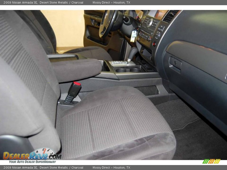 2009 Nissan Armada SE Desert Stone Metallic / Charcoal Photo #26