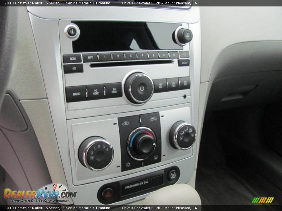 2010 Chevrolet Malibu LS Sedan Silver Ice Metallic / Titanium Photo #18
