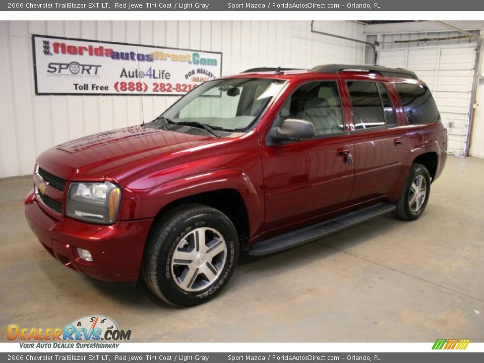 2006 Chevrolet TrailBlazer EXT LT Red Jewel Tint Coat / Light Gray Photo #4