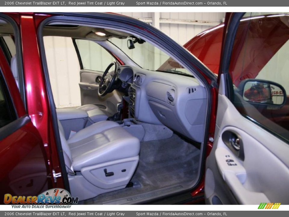 2006 Chevrolet TrailBlazer EXT LT Red Jewel Tint Coat / Light Gray Photo #9