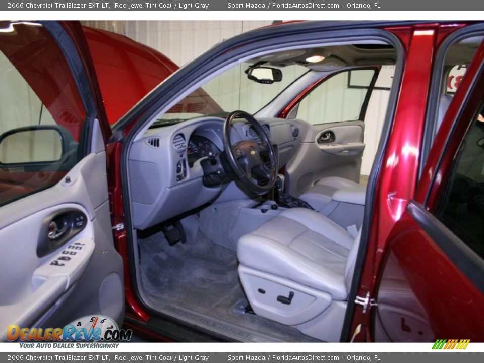 2006 Chevrolet TrailBlazer EXT LT Red Jewel Tint Coat / Light Gray Photo #14