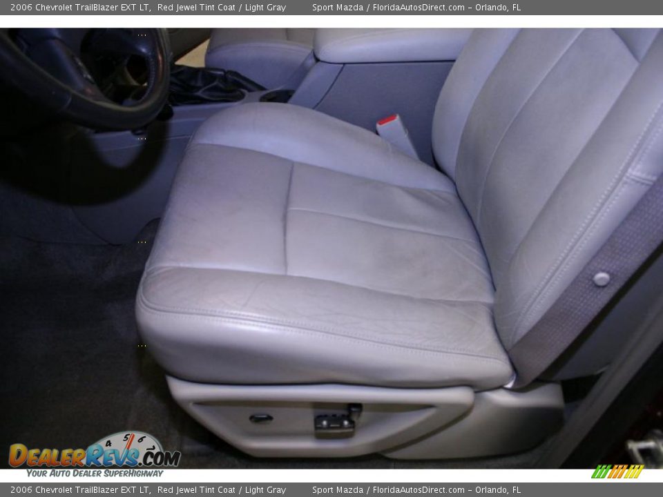 2006 Chevrolet TrailBlazer EXT LT Red Jewel Tint Coat / Light Gray Photo #16