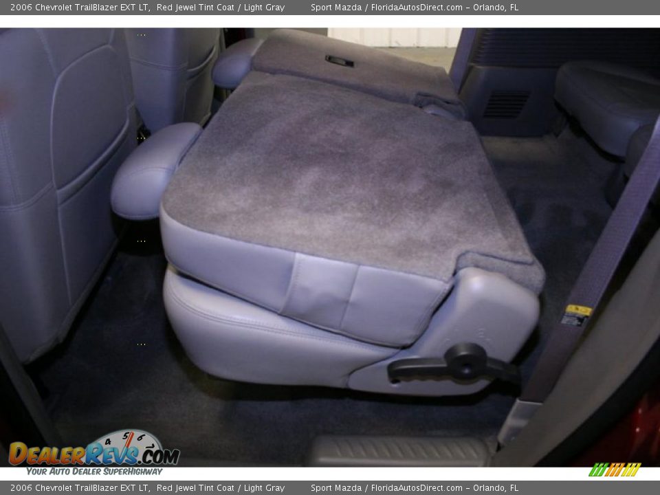 2006 Chevrolet TrailBlazer EXT LT Red Jewel Tint Coat / Light Gray Photo #17