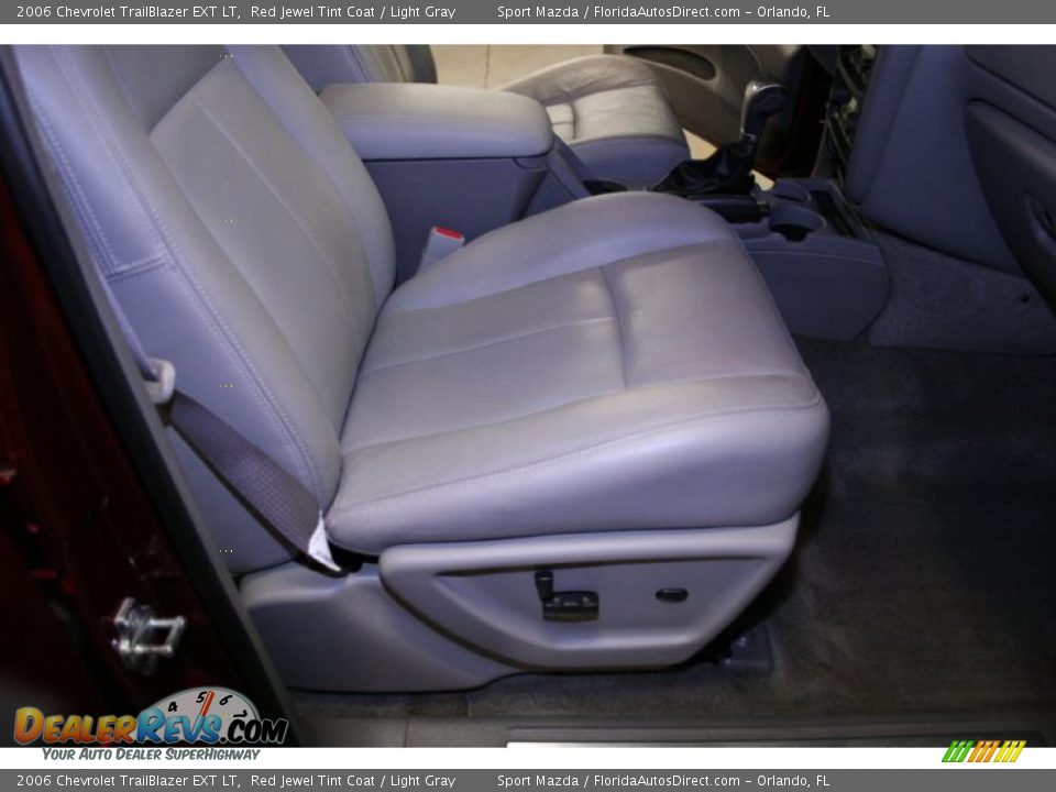 2006 Chevrolet TrailBlazer EXT LT Red Jewel Tint Coat / Light Gray Photo #21