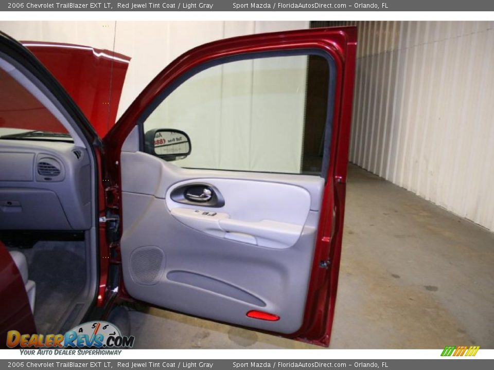 2006 Chevrolet TrailBlazer EXT LT Red Jewel Tint Coat / Light Gray Photo #22