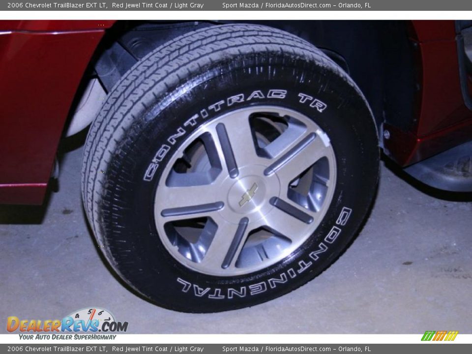 2006 Chevrolet TrailBlazer EXT LT Red Jewel Tint Coat / Light Gray Photo #32