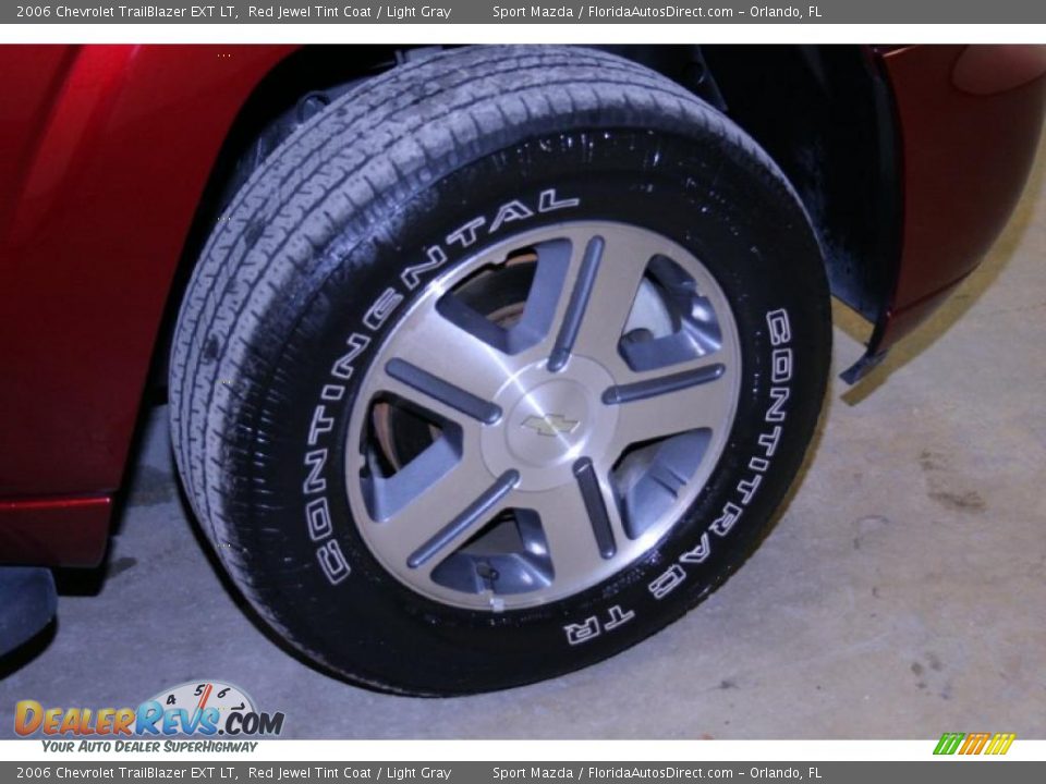 2006 Chevrolet TrailBlazer EXT LT Red Jewel Tint Coat / Light Gray Photo #33