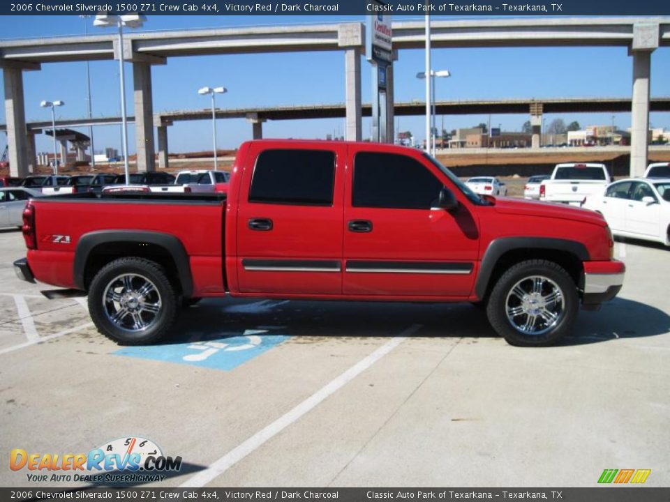 2006 Chevrolet Silverado 1500 Z71 Crew Cab 4x4 Victory Red / Dark Charcoal Photo #4