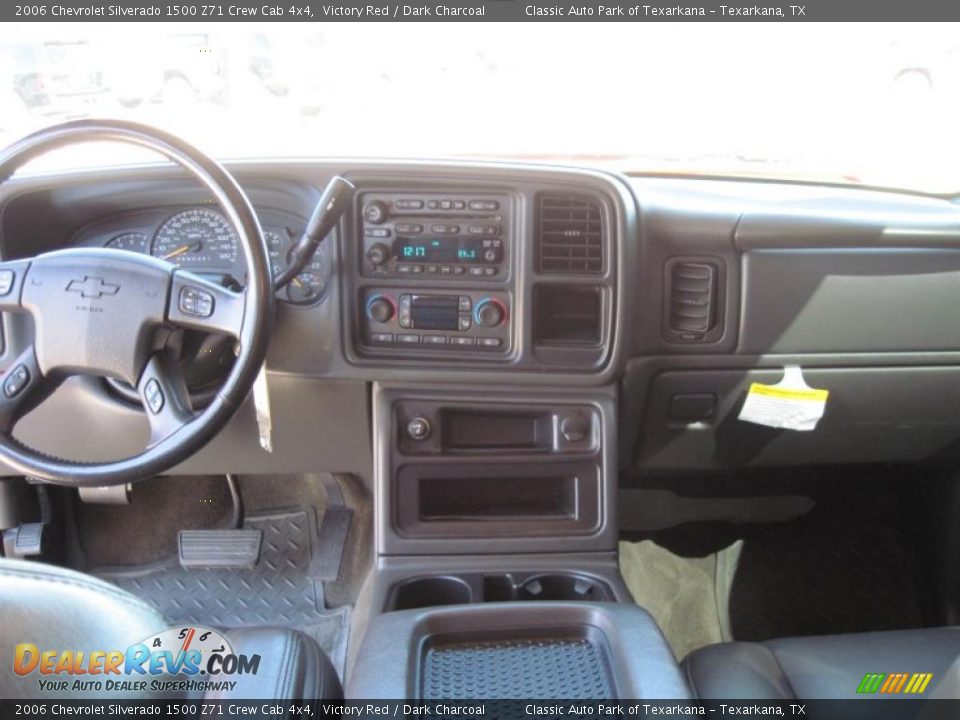 2006 Chevrolet Silverado 1500 Z71 Crew Cab 4x4 Victory Red / Dark Charcoal Photo #11