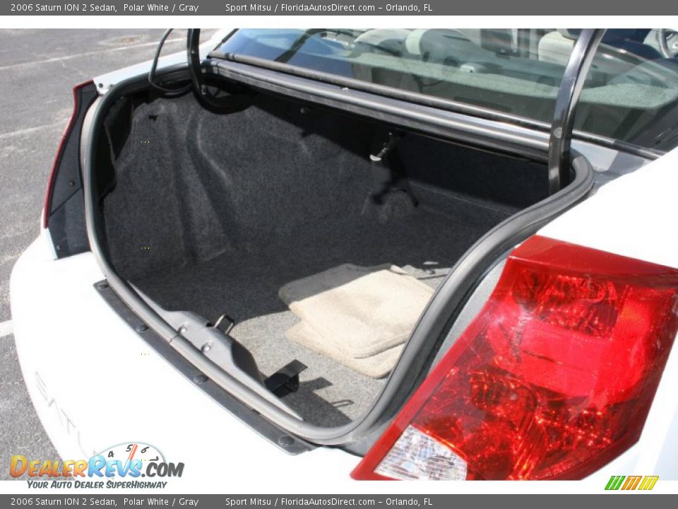 2006 Saturn ION 2 Sedan Polar White / Gray Photo #11
