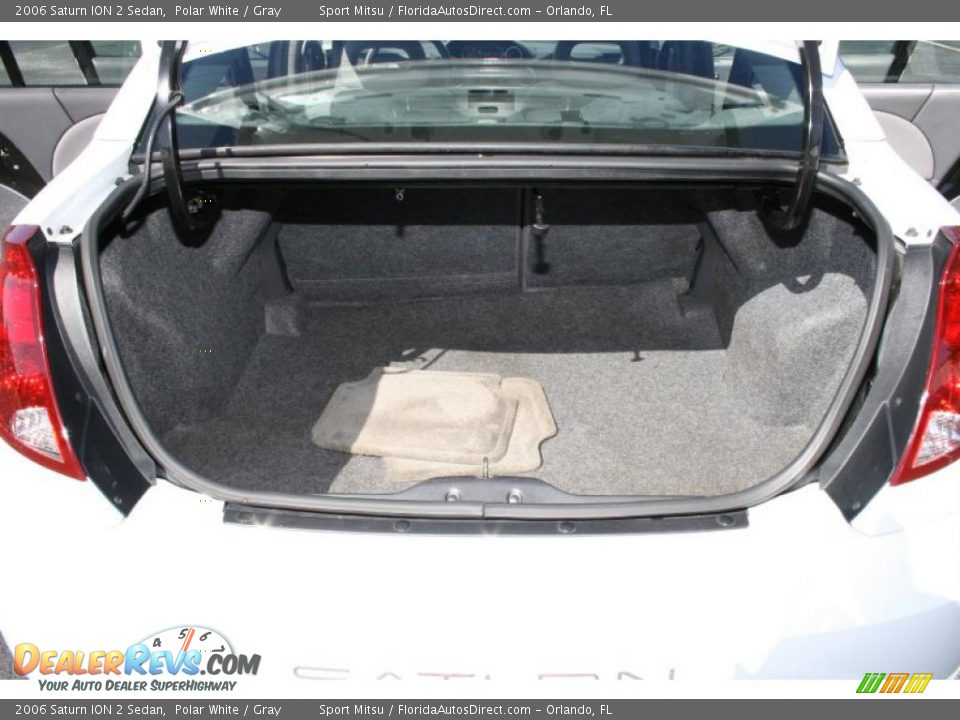 2006 Saturn ION 2 Sedan Polar White / Gray Photo #12