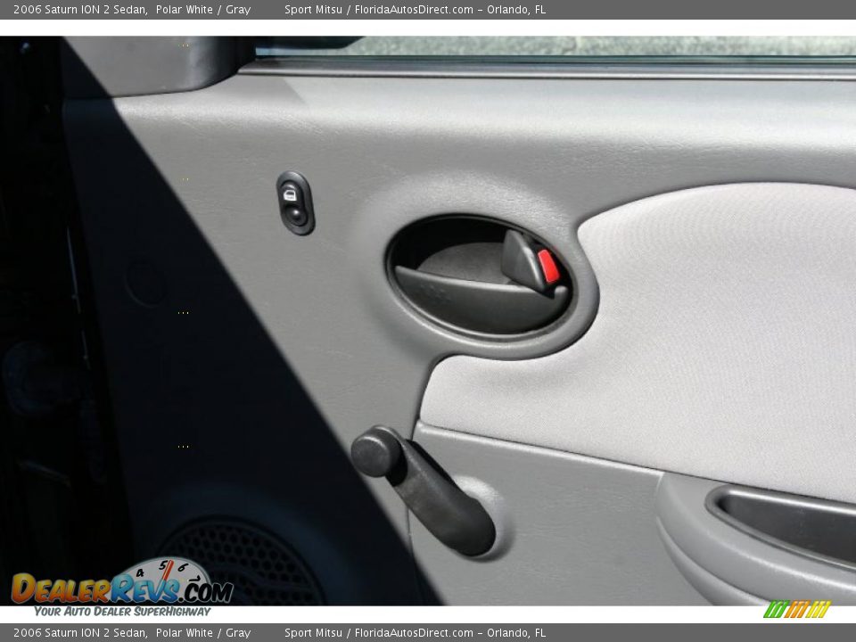 2006 Saturn ION 2 Sedan Polar White / Gray Photo #21