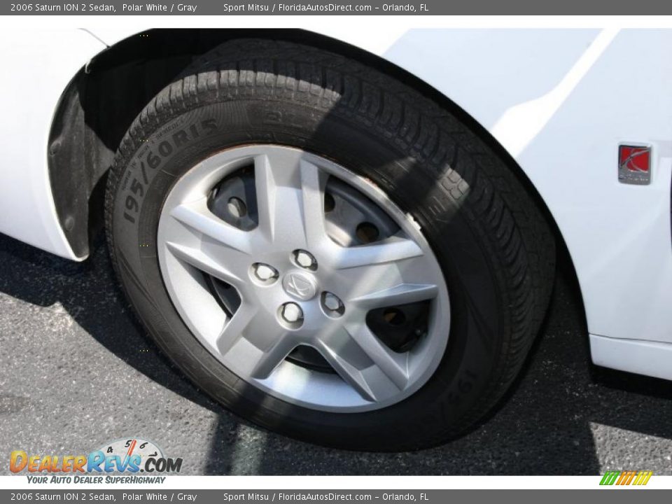 2006 Saturn ION 2 Sedan Polar White / Gray Photo #28