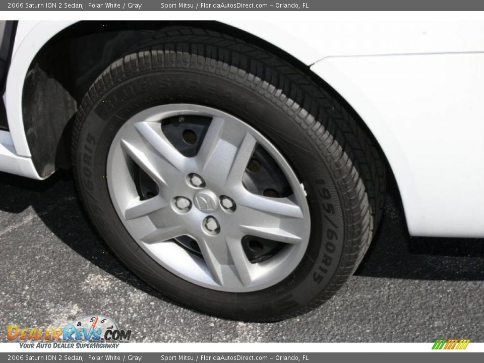 2006 Saturn ION 2 Sedan Polar White / Gray Photo #29