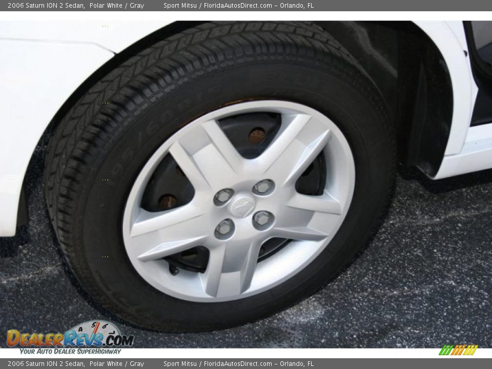 2006 Saturn ION 2 Sedan Polar White / Gray Photo #30