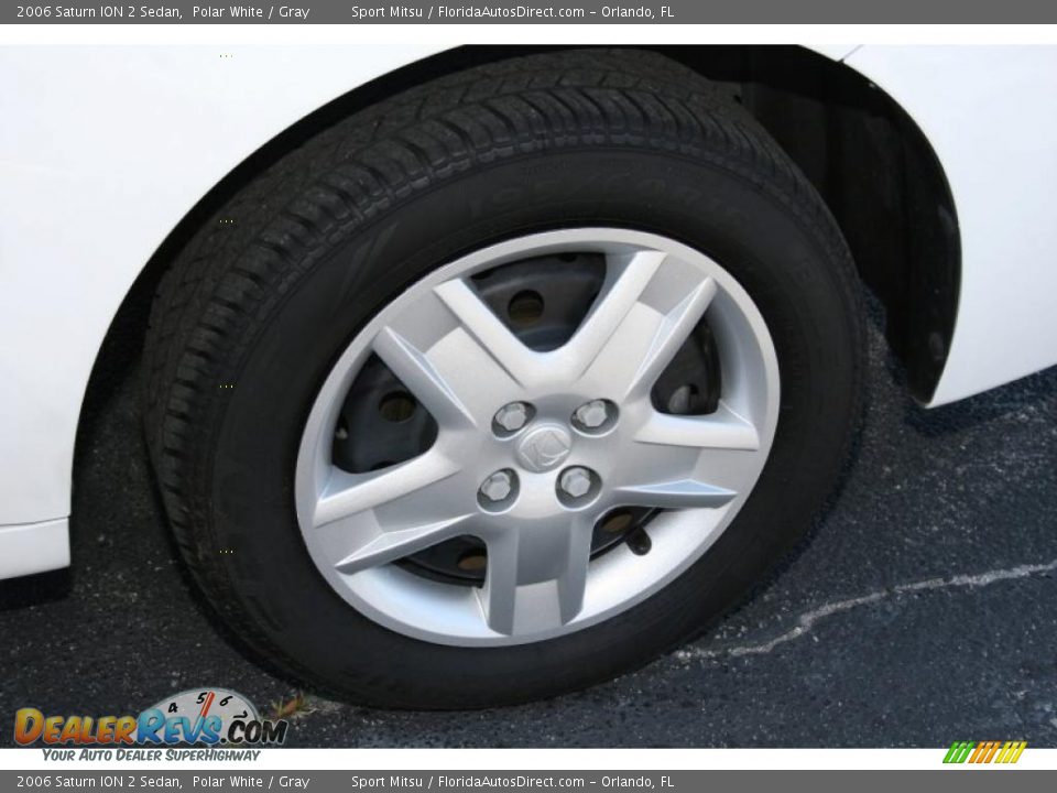 2006 Saturn ION 2 Sedan Polar White / Gray Photo #31