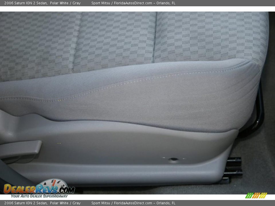 2006 Saturn ION 2 Sedan Polar White / Gray Photo #33