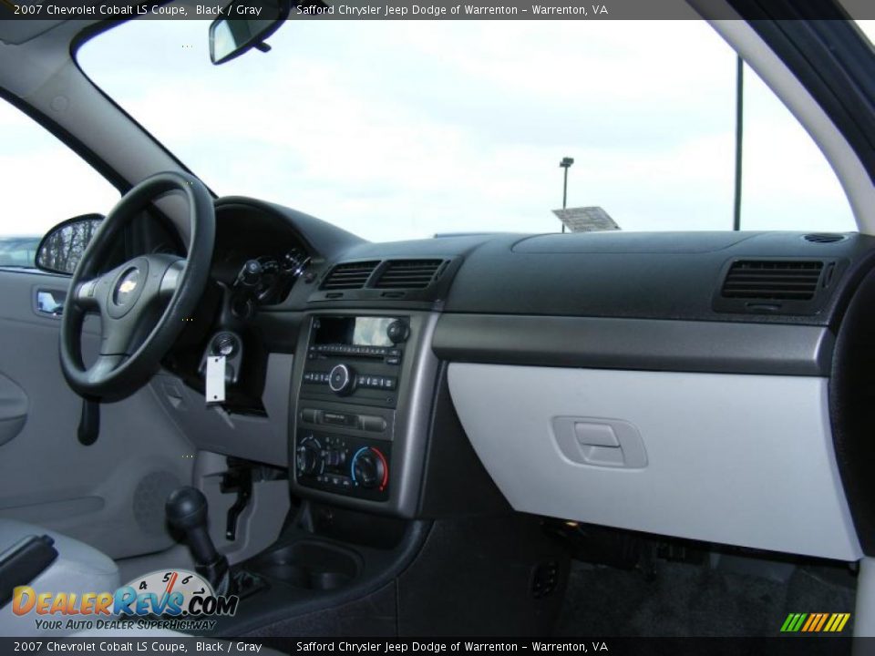 2007 Chevrolet Cobalt LS Coupe Black / Gray Photo #16
