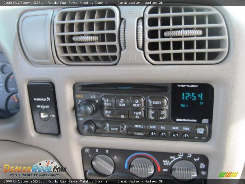 2000 GMC Sonoma SLS Sport Regular Cab Pewter Metallic / Graphite Photo #18