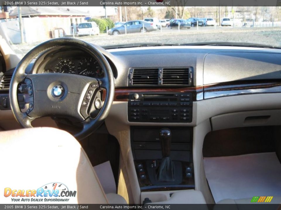 2005 BMW 3 Series 325i Sedan Jet Black / Sand Photo #11