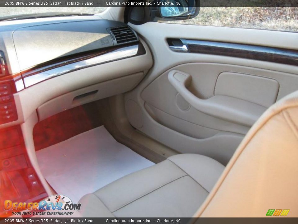 2005 BMW 3 Series 325i Sedan Jet Black / Sand Photo #12