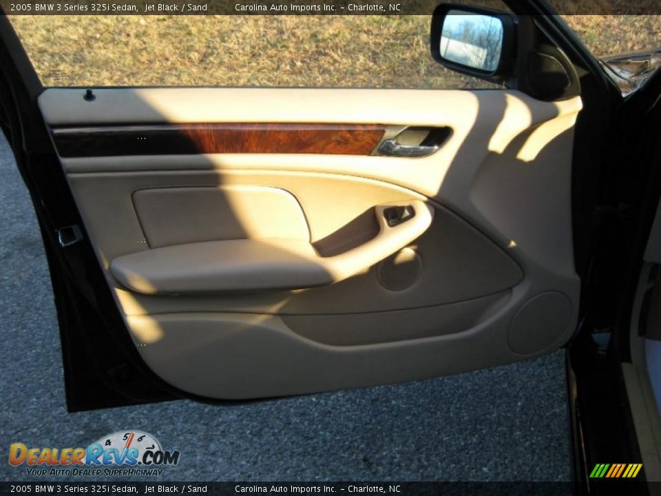 2005 BMW 3 Series 325i Sedan Jet Black / Sand Photo #15