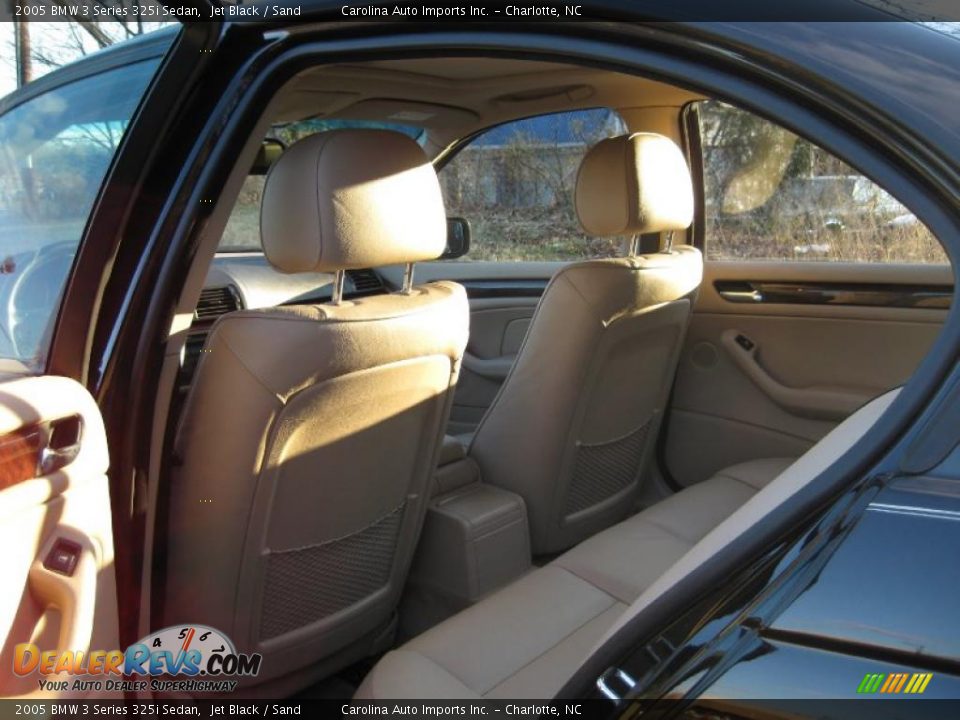 2005 BMW 3 Series 325i Sedan Jet Black / Sand Photo #17