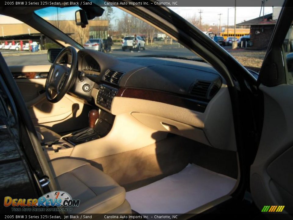 2005 BMW 3 Series 325i Sedan Jet Black / Sand Photo #20