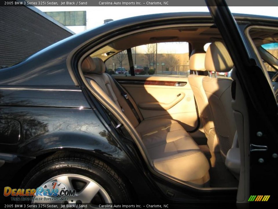 2005 BMW 3 Series 325i Sedan Jet Black / Sand Photo #24