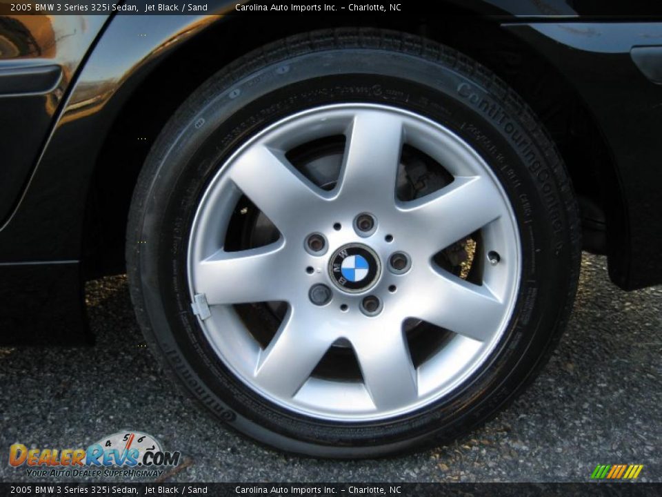 2005 BMW 3 Series 325i Sedan Jet Black / Sand Photo #26