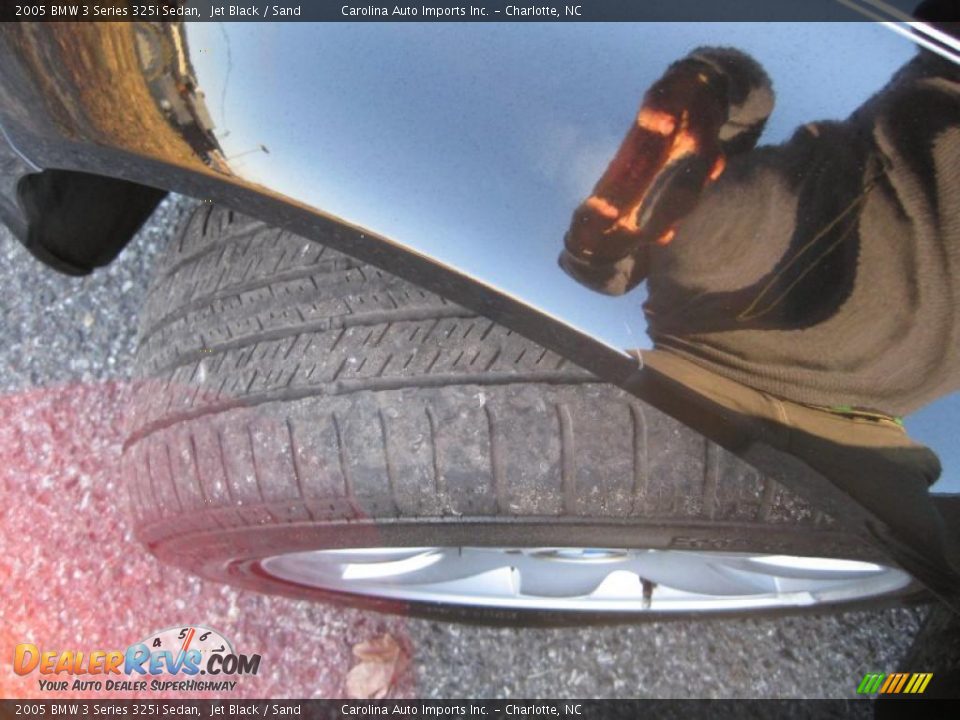 2005 BMW 3 Series 325i Sedan Jet Black / Sand Photo #27