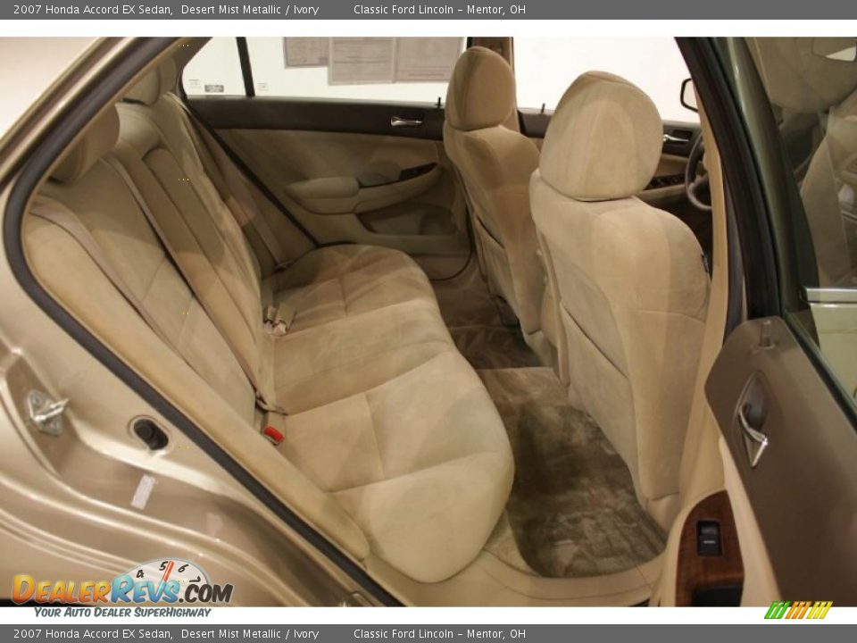 2007 Honda Accord EX Sedan Desert Mist Metallic / Ivory Photo #18
