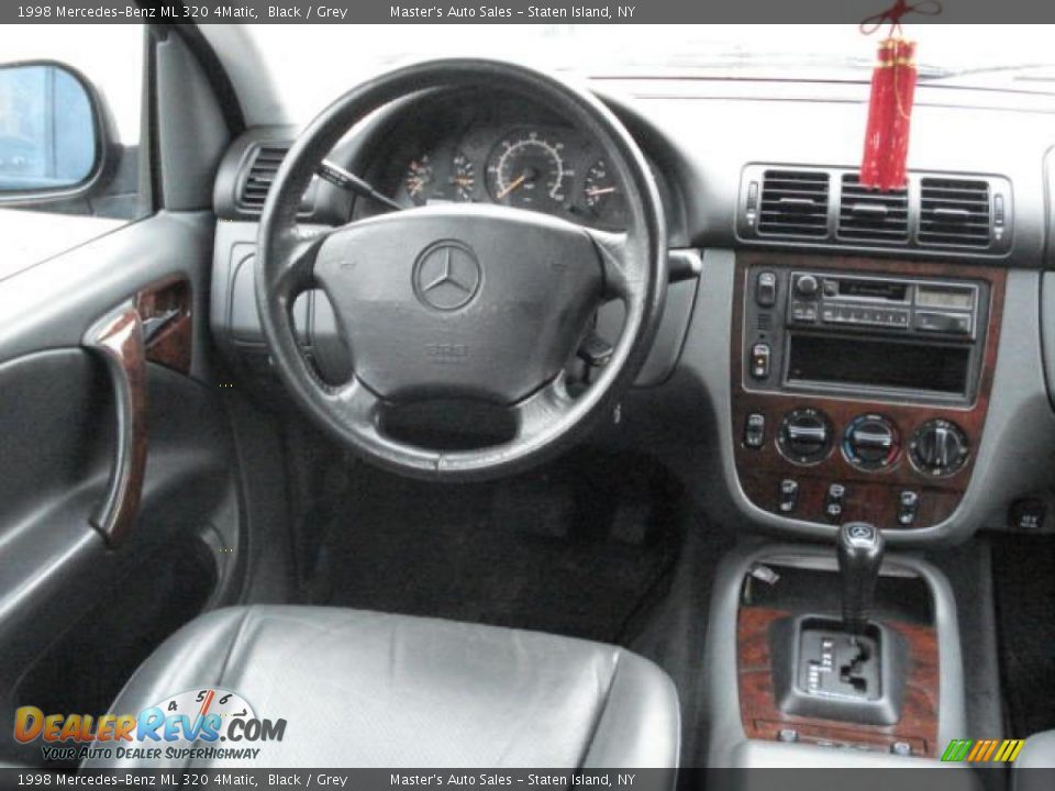 1998 Mercedes-Benz ML 320 4Matic Black / Grey Photo #11