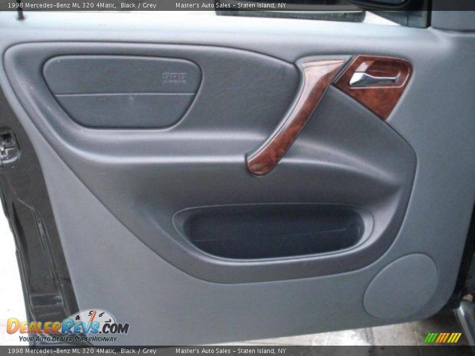 1998 Mercedes-Benz ML 320 4Matic Black / Grey Photo #12