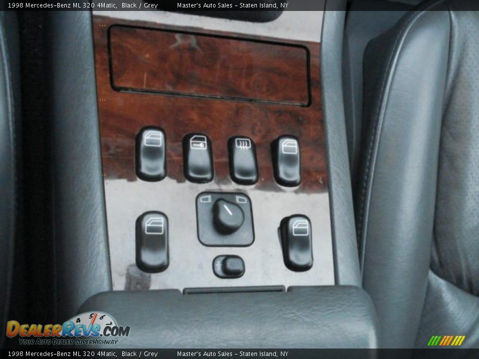 1998 Mercedes-Benz ML 320 4Matic Black / Grey Photo #17