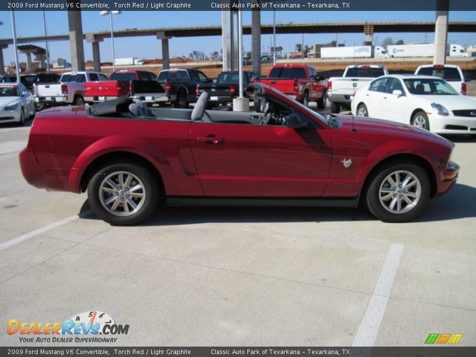 2009 Ford Mustang V6 Convertible Torch Red / Light Graphite Photo #4
