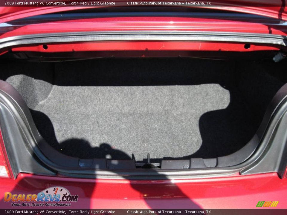 2009 Ford Mustang V6 Convertible Torch Red / Light Graphite Photo #7