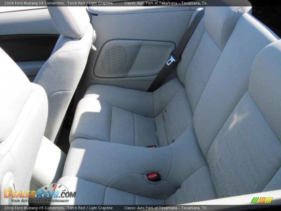 2009 Ford Mustang V6 Convertible Torch Red / Light Graphite Photo #10