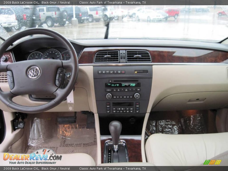 2009 Buick LaCrosse CXL Black Onyx / Neutral Photo #10
