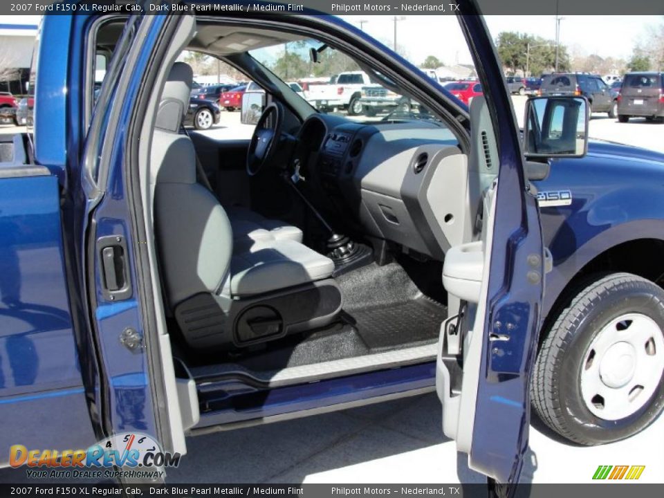 2007 Ford F150 XL Regular Cab Dark Blue Pearl Metallic / Medium Flint Photo #28