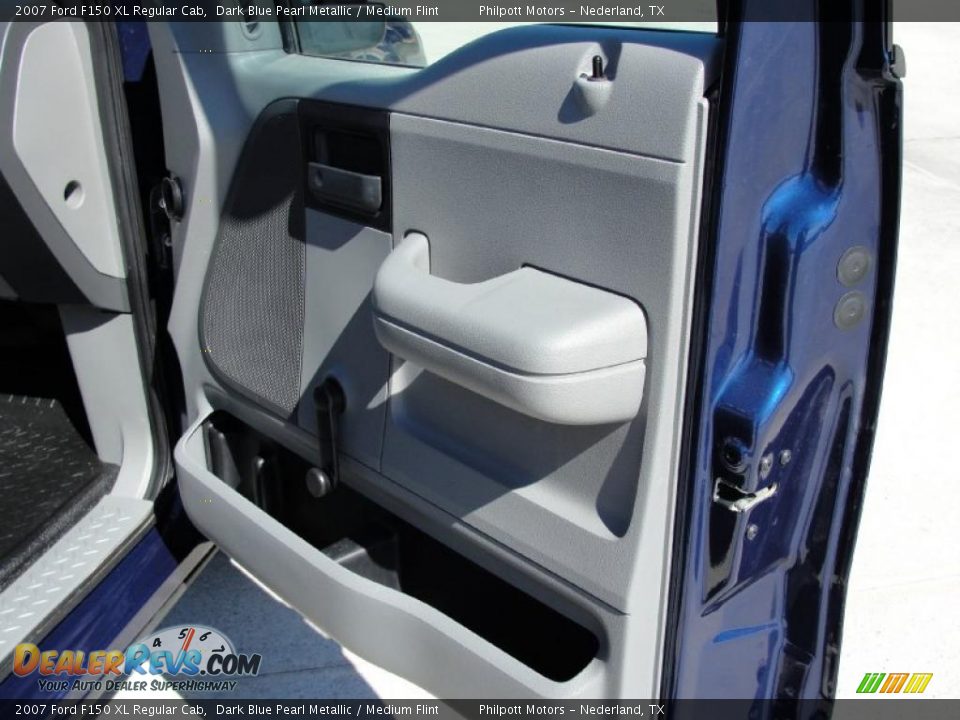2007 Ford F150 XL Regular Cab Dark Blue Pearl Metallic / Medium Flint Photo #29