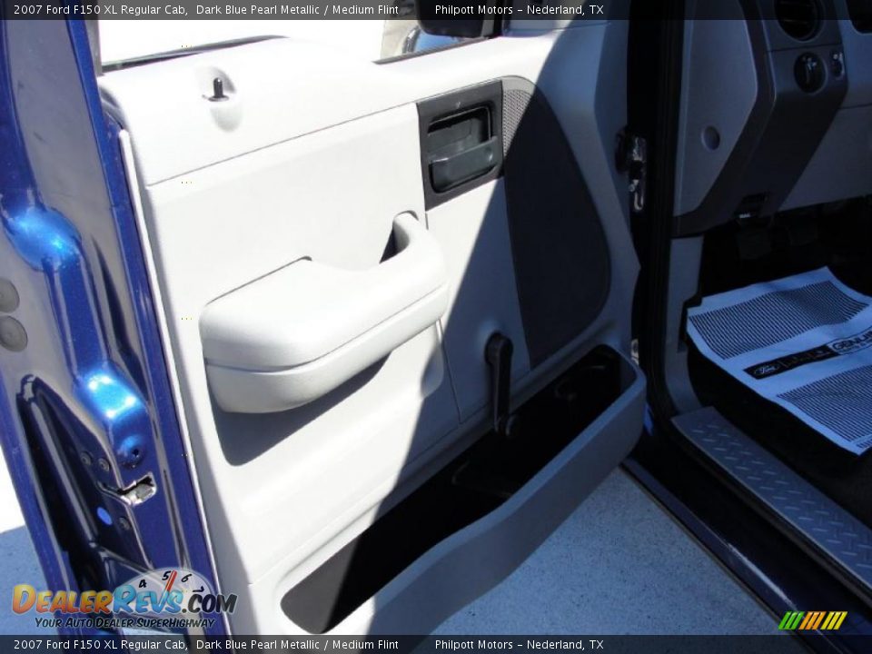 2007 Ford F150 XL Regular Cab Dark Blue Pearl Metallic / Medium Flint Photo #34
