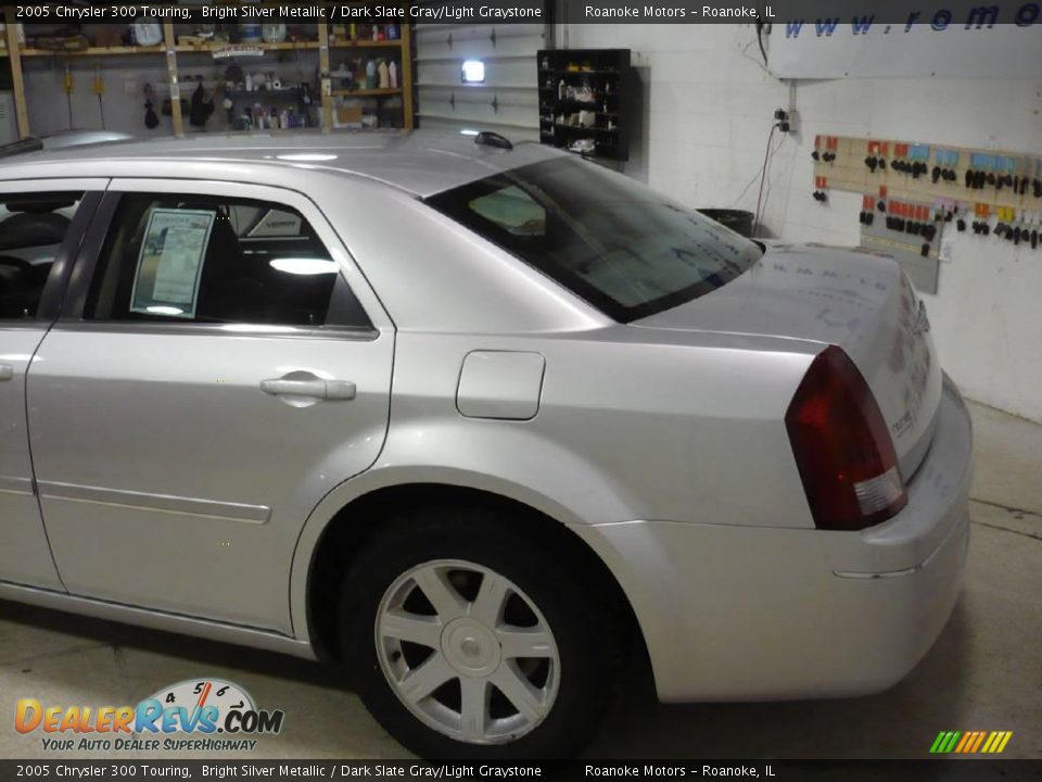 2005 Chrysler 300 Touring Bright Silver Metallic / Dark Slate Gray/Light Graystone Photo #17