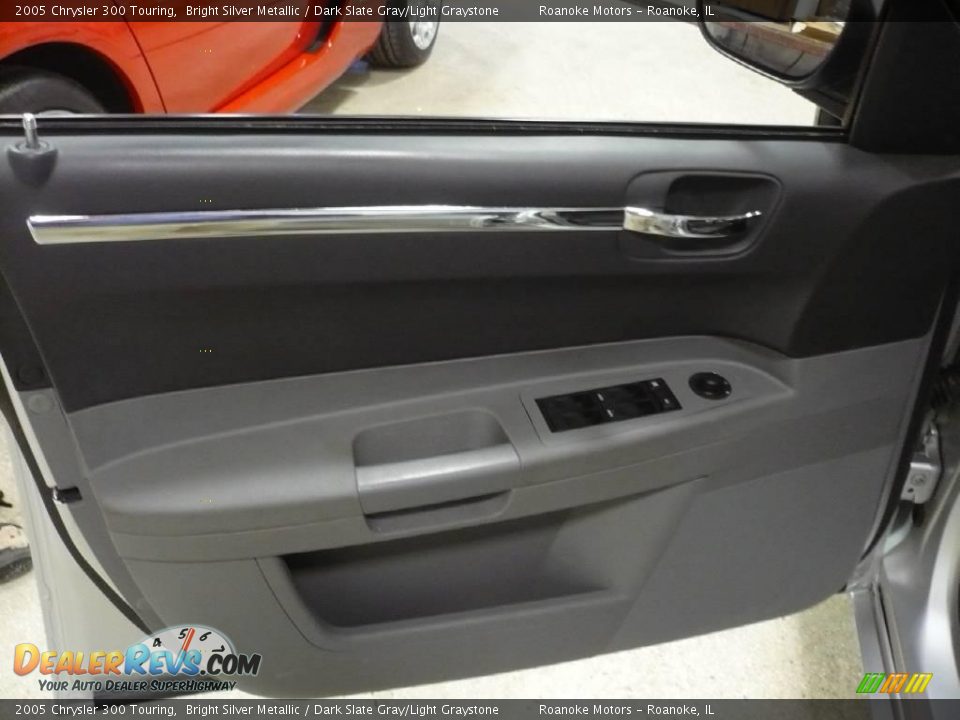 2005 Chrysler 300 Touring Bright Silver Metallic / Dark Slate Gray/Light Graystone Photo #21