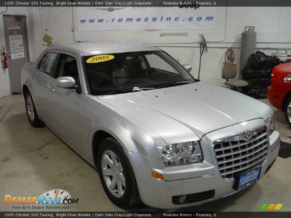 2005 Chrysler 300 Touring Bright Silver Metallic / Dark Slate Gray/Light Graystone Photo #27