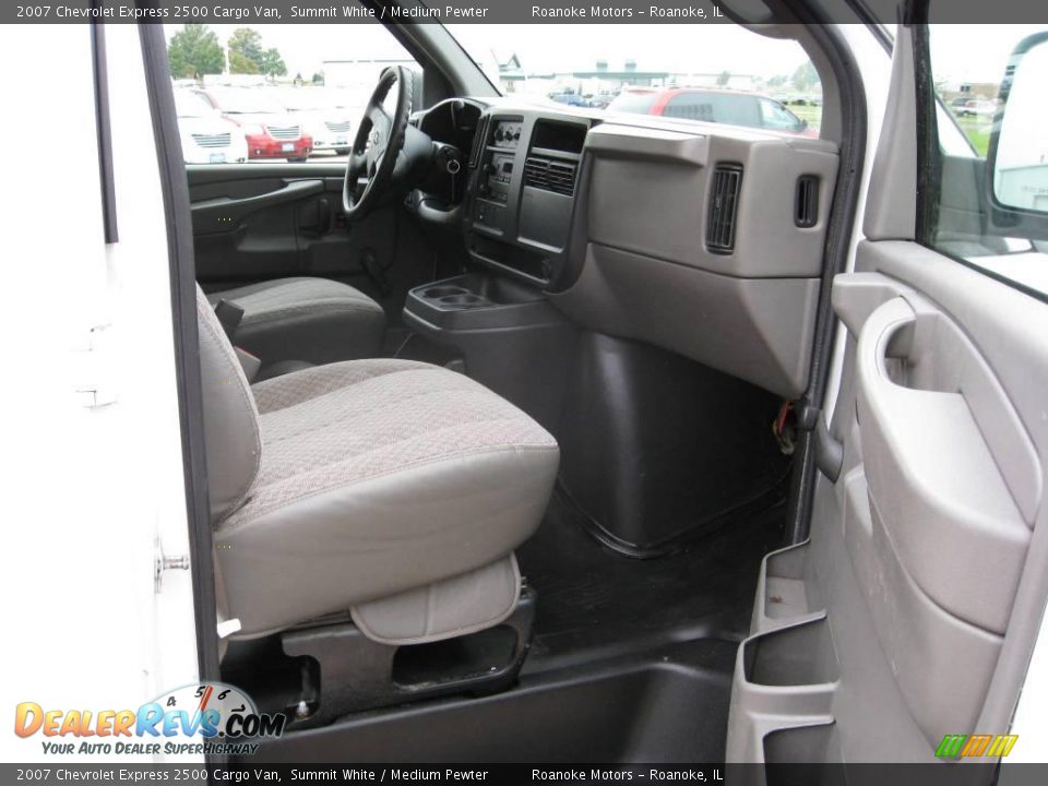 2007 Chevrolet Express 2500 Cargo Van Summit White / Medium Pewter Photo #24